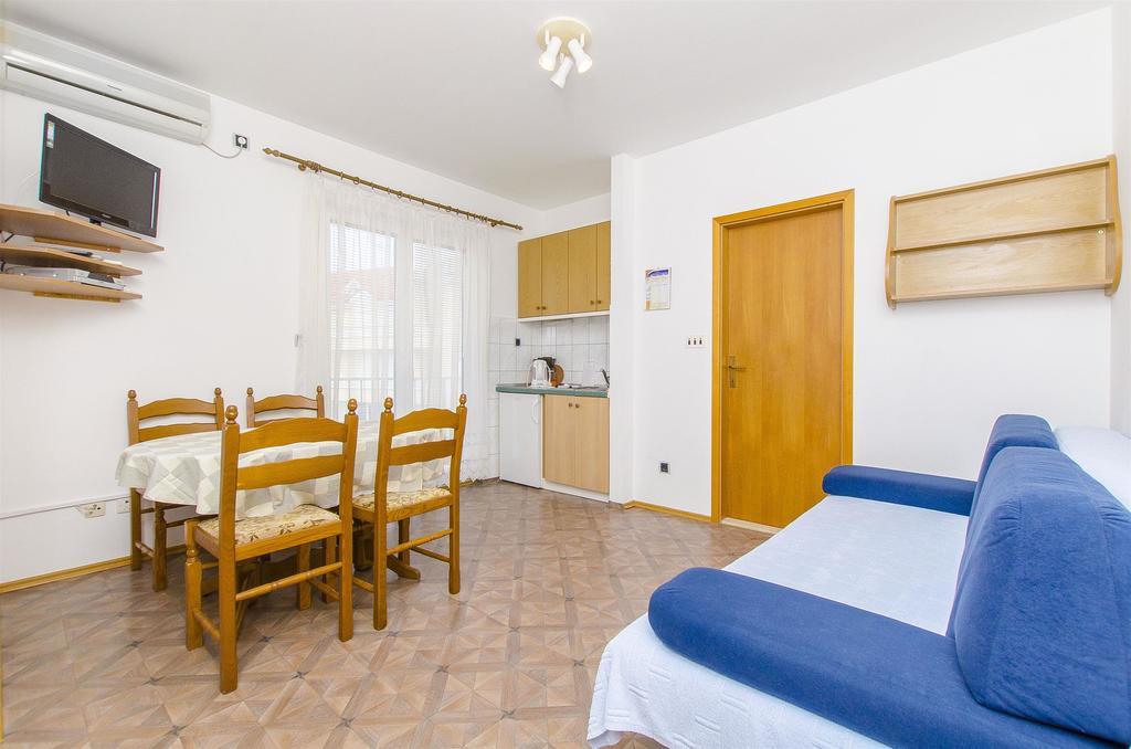 Apartments And Rooms Iva Trogir Eksteriør bilde