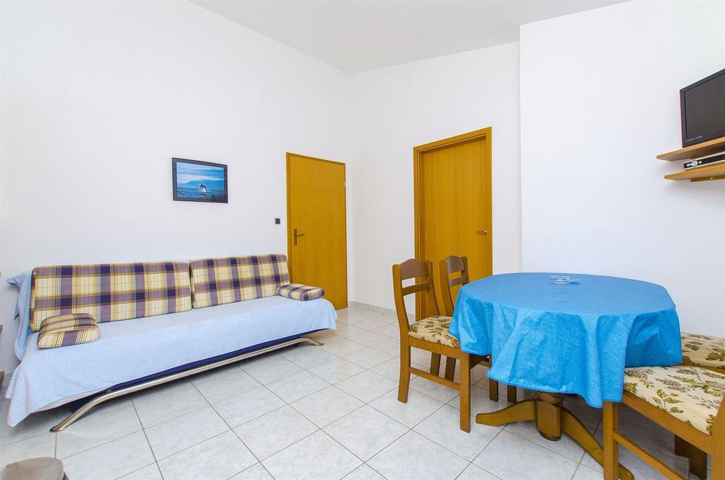 Apartments And Rooms Iva Trogir Eksteriør bilde